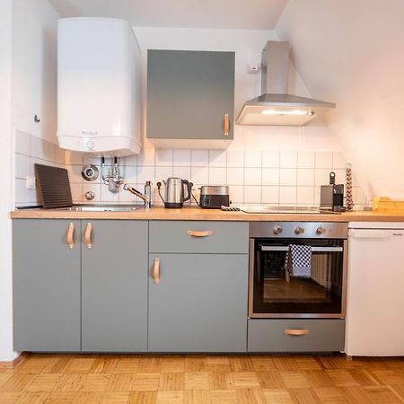 Apartment Im Historischen Altbau Am Marktplatz - Disney+, 300Mb/S Internet شيمنيتز المظهر الخارجي الصورة